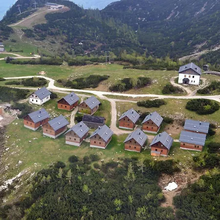 - Ferienhaus *